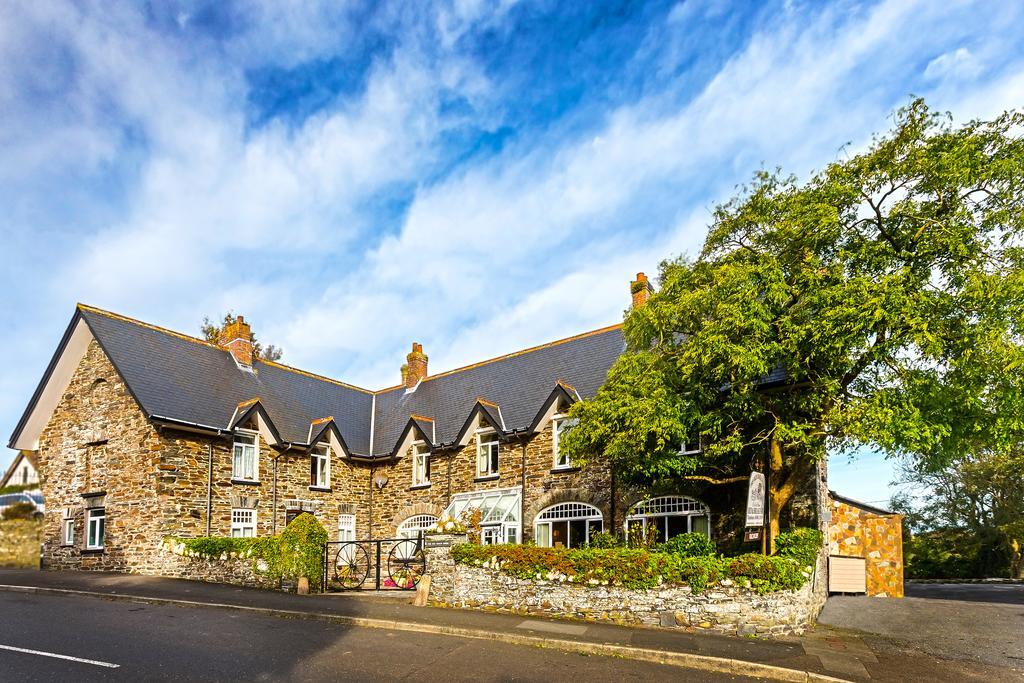 The Old Coach House Hotel Боскасъл Екстериор снимка